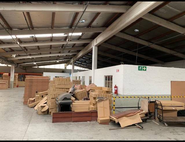 1,724M² FACTORY TO LET IN NEW GERMANY